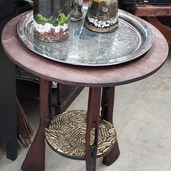 Gun stock & Bullet table. - Picture 2 of 4